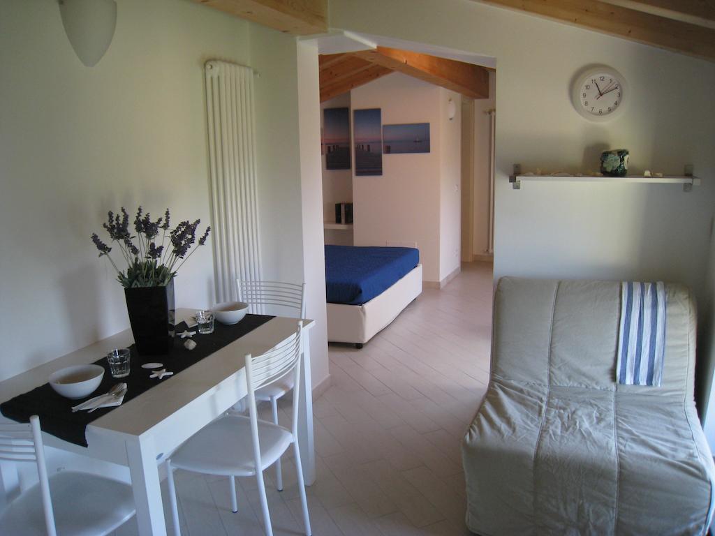 Casa Vacanze Albachiara Massa  Szoba fotó