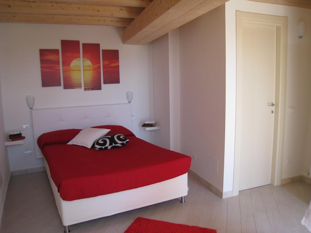 Casa Vacanze Albachiara Massa  Szoba fotó